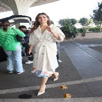 Kriti Sanon Spotted At Airport Departure-Photos