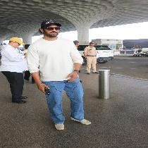 Sharad Kelkar Spotted At Airport Departure-Photos